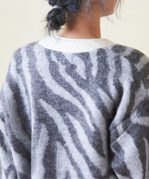CUBE SUGAR（キューブシュガー）の「モヘアタッチジャガードゼブラ柄Vネックカーディガン（カーディガン/ボレロ・レディース・グレー/ピンク/ブルー・M）」の19枚目の写真