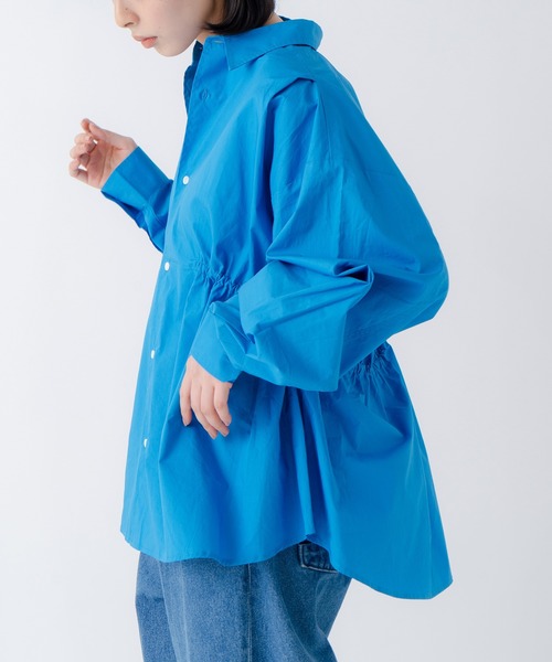 kha:ki（カーキ）の「「KHA:KI/カーキ」ワイドスクエアオーバーシャツ（シャツ/ブラウス・レディース・ブルー/イエロー・1/2）」の2枚目の写真