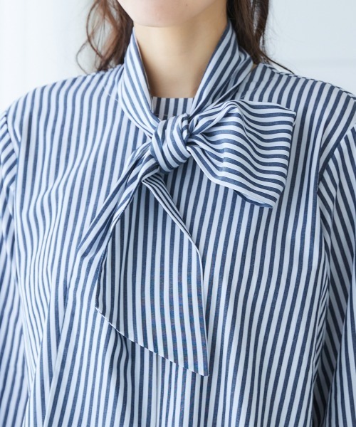 miclat（ミクラ）の「大きいサイズ　ストライプリボンタイシャツ　miclat（シャツ/ブラウス・レディース・ベージュ系1/ネイビー系・L/4L/5L/LL/3L）」の20枚目の写真