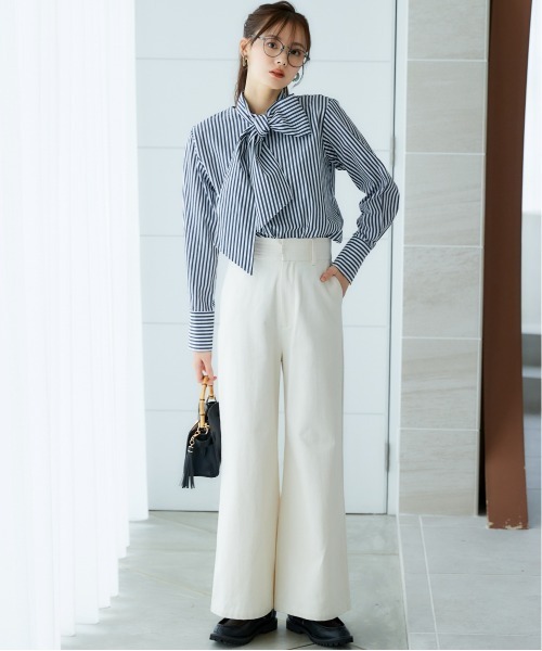 miclat（ミクラ）の「大きいサイズ　ストライプリボンタイシャツ　miclat（シャツ/ブラウス・レディース・ベージュ系1/ネイビー系・L/4L/5L/LL/3L）」の6枚目の写真