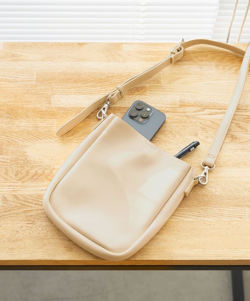 GLOBAL WORK（グローバルワーク）の「撥水ジャストポケットショルダーバッグ/996573（ショルダーバッグ・メンズ・ブラウン/チャコールグレー/オフホワイト/その他/ブラック・FREE）」の6枚目の写真