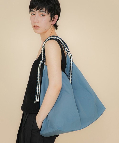LE VERNIS（ル・ベルニ）の「LE VERNIS(ル・ベルニ) 《撥水》Paracord one handle tote（トートバッグ・レディース・アイボリー/グレー/カーキ/ブラック/ブルー/ベージュ/クリーム・FREE）」の7枚目の写真
