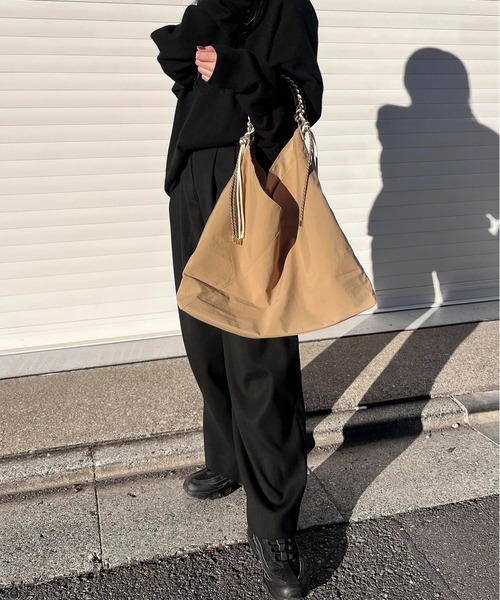LE VERNIS（ル・ベルニ）の「LE VERNIS(ル・ベルニ) 《撥水》Paracord one handle tote（トートバッグ・レディース・アイボリー/グレー/カーキ/ブラック/ブルー/ベージュ/クリーム・FREE）」の18枚目の写真