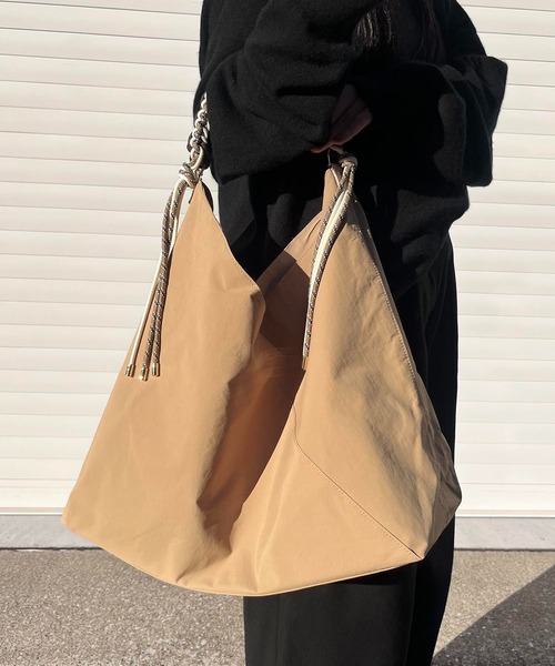 LE VERNIS（ル・ベルニ）の「LE VERNIS(ル・ベルニ) 《撥水》Paracord one handle tote（トートバッグ・レディース・アイボリー/グレー/カーキ/ブラック/ブルー/ベージュ/クリーム・FREE）」の16枚目の写真