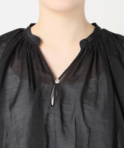 Noble（ノーブル）の「フォギーシアーボリュームブラウス（シャツ/ブラウス・レディース・ブラック/ライトグレー・FREE）」の14枚目の写真
