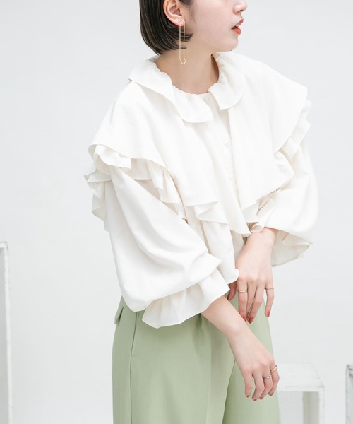 KBF（ケイビーエフ）の「ワイドフリルカラーブラウス（シャツ/ブラウス・レディース・アイボリー/ブルー系その他/オレンジ系その他・ONE）」の7枚目の写真