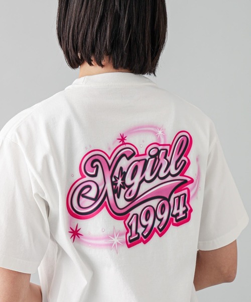 X-girl（エックスガール）の「AIRBRUSH LOGO S/S TEE（Tシャツ/カットソー・レディース・ブラック/ライトピンク/ホワイト・S/M/L/XL）」の13枚目の写真