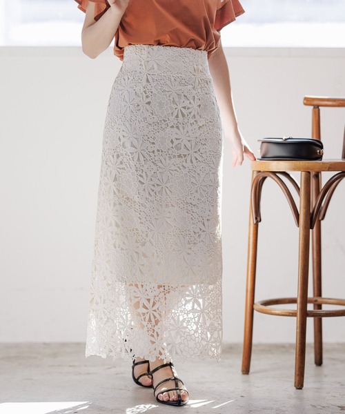 Andemiu（アンデミュウ）の「レースＩラインスカート112733（スカート・レディース・ブラック/アイボリー/ブルー/レッド/グリーン/オレンジ・MEDIUM/SMALL）」の2枚目の写真