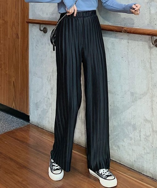 GEMEDA(ジェメダ)の「ウエストゴム プリーツストレートパンツ(その他パンツ・レディース・ブラック/ダークグレー・M)」の1枚目の写真