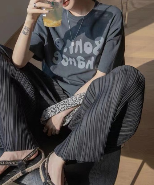 GEMEDA(ジェメダ)の「ウエストゴム プリーツストレートパンツ(その他パンツ・レディース・ブラック/ダークグレー・M)」の4枚目の写真