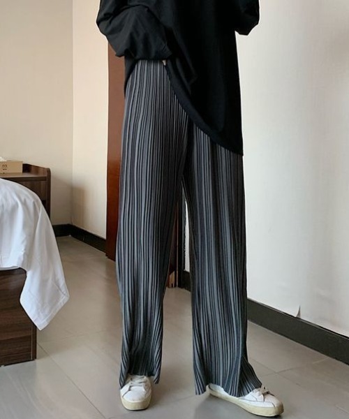 GEMEDA(ジェメダ)の「ウエストゴム プリーツストレートパンツ(その他パンツ・レディース・ブラック/ダークグレー・M)」の12枚目の写真