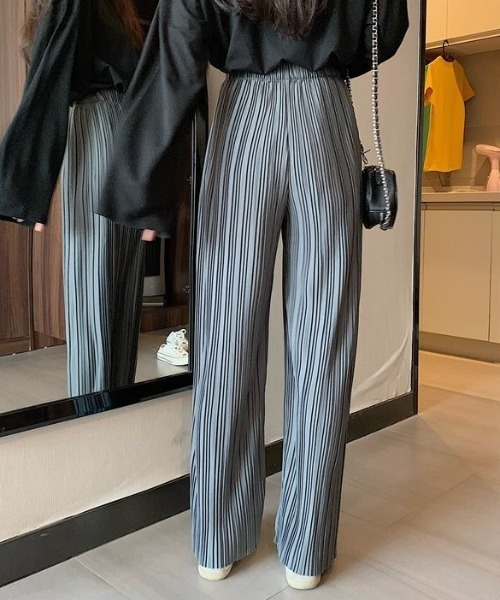 GEMEDA(ジェメダ)の「ウエストゴム プリーツストレートパンツ(その他パンツ・レディース・ブラック/ダークグレー・M)」の13枚目の写真