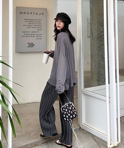 GEMEDA(ジェメダ)の「ウエストゴム プリーツストレートパンツ(その他パンツ・レディース・ブラック/ダークグレー・M)」の16枚目の写真