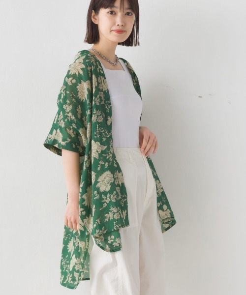 OMNES（オムネス）の「コットンボイル総柄ワイドシルエットギャザー半袖シャツ（シャツ/ブラウス・レディース・ブルー系その他/グリーン系その他/パープル/ブラック×ホワイト/ブラック×グリーン/アイボリー/パープル系その他/キナリ/ネイビー/ブラウン系その他/グリーン系その他2・FREE）」の7枚目の写真