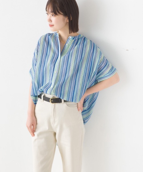 OMNES（オムネス）の「コットンボイル総柄ワイドシルエットギャザー半袖シャツ（シャツ/ブラウス・レディース・ブルー系その他/グリーン系その他/パープル/ブラック×ホワイト/ブラック×グリーン/アイボリー/パープル系その他/キナリ/ネイビー/ブラウン系その他/グリーン系その他2・FREE）」の9枚目の写真