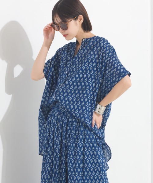 OMNES（オムネス）の「コットンボイル総柄ワイドシルエットギャザー半袖シャツ（シャツ/ブラウス・レディース・ブルー系その他/グリーン系その他/パープル/ブラック×ホワイト/ブラック×グリーン/アイボリー/パープル系その他/キナリ/ネイビー/ブラウン系その他/グリーン系その他2・FREE）」の8枚目の写真