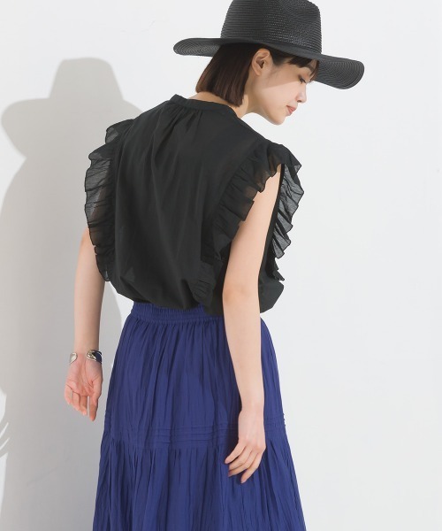 OMNES（オムネス）の「コットンボイルフリルノースリーブシャツ（シャツ/ブラウス・レディース・ホワイト/ブラック/グリーン/ブラウン/ブルー・FREE）」の12枚目の写真
