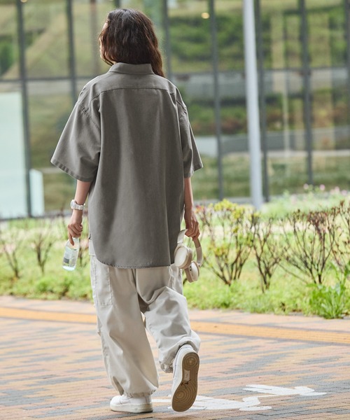 HECT（ヘクト）の「【HECT】Big Regular collar Logo S/S Denim Shirt / ビッグシルエットレギュラーカラー半袖デニムシャツ（シャツ/ブラウス・メンズ・グレー/ダークインディゴブルー/インディゴブルー/ライトグレー/ブラック・M/S/L）」の9枚目の写真