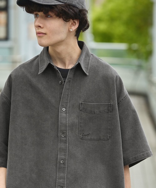 HECT（ヘクト）の「【HECT】Big Regular collar Logo S/S Denim Shirt / ビッグシルエットレギュラーカラー半袖デニムシャツ（シャツ/ブラウス・メンズ・グレー/ダークインディゴブルー/インディゴブルー/ライトグレー/ブラック・M/S/L）」の13枚目の写真