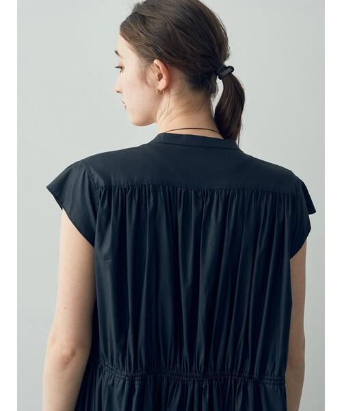 YECCA VECCA(イェッカヴェッカ)の「【ORGABITS】ドロストギャザーシャツワンピース(シャツワンピース・レディース・ライトベージュ/ダークネイビー/サーモンピンク・FREE)」の20枚目の写真