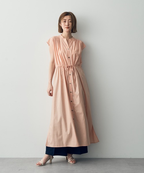 YECCA VECCA(イェッカヴェッカ)の「【ORGABITS】ドロストギャザーシャツワンピース(シャツワンピース・レディース・ライトベージュ/ダークネイビー/サーモンピンク・FREE)」の3枚目の写真