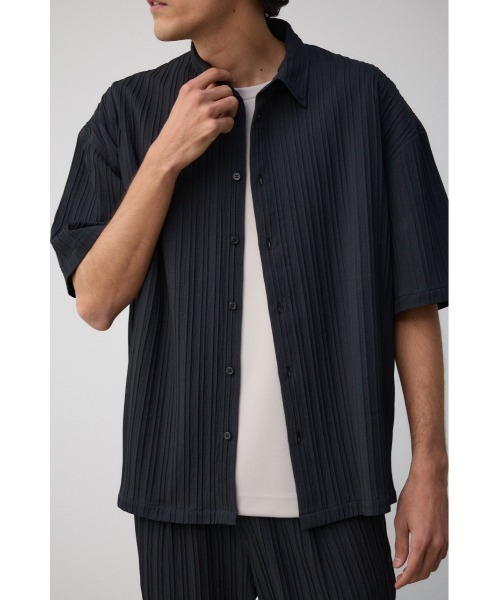 AZUL by moussy（アズールバイマウジー）の「タック楊柳リラックスシャツ（シャツ/ブラウス・メンズ・ブラック/ライトグレー/ベージュ・FREE）」の4枚目の写真