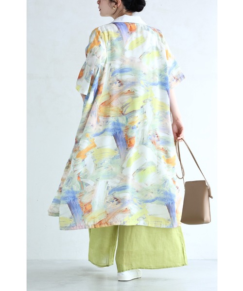 cawaii(カワイイ)の「左右で魅せるアシンメトリーデザインの水彩画アートシャツワンピース(シャツワンピース・レディース・ホワイト・FREE)」の13枚目の写真