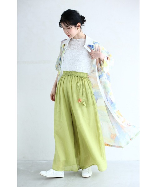 cawaii（カワイイ）の「左右で魅せるアシンメトリーデザインの水彩画