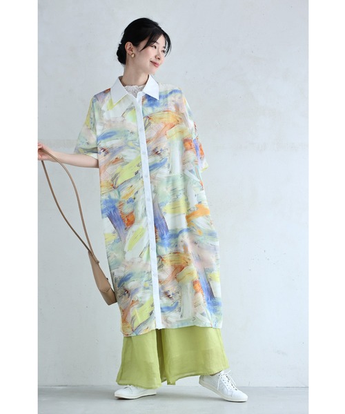 cawaii(カワイイ)の「左右で魅せるアシンメトリーデザインの水彩画アートシャツワンピース(シャツワンピース・レディース・ホワイト・FREE)」の5枚目の写真