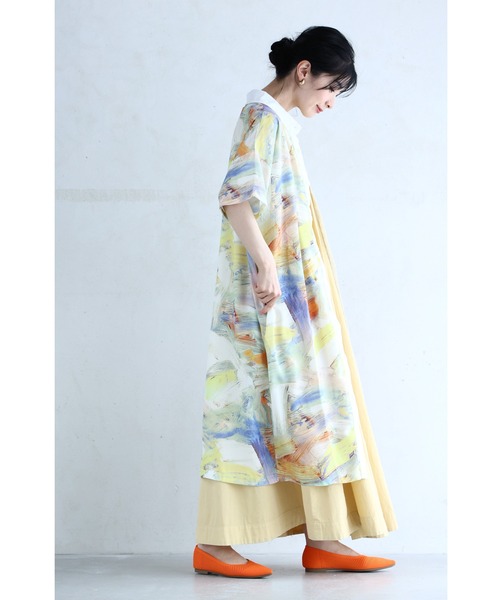 cawaii(カワイイ)の「左右で魅せるアシンメトリーデザインの水彩画アートシャツワンピース(シャツワンピース・レディース・ホワイト・FREE)」の7枚目の写真