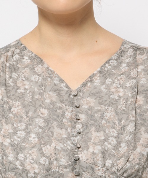 mysty woman（ミスティウーマン）の「バックリボンエンパイアワンピース　128553（ワンピース・レディース・ベージュ/グレー/ライトピンク・FREE）」の5枚目の写真