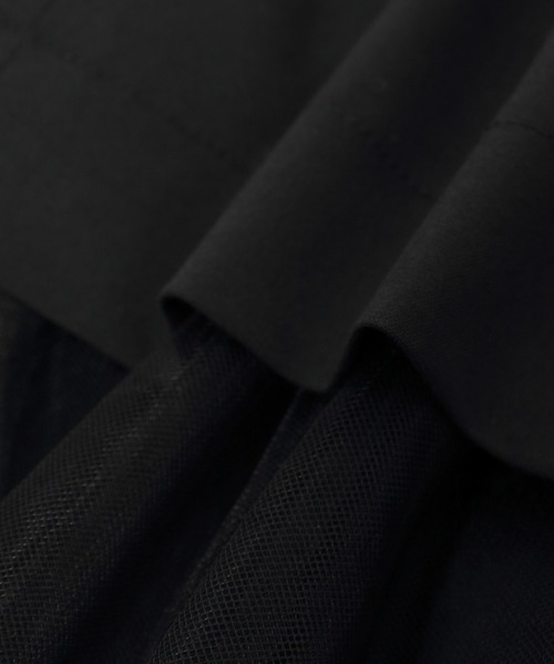 ADAM ET ROPE'（アダムエロペ）の「《環境配慮・2WAY・接触冷感》チュールドッキングスカート（スカート・レディース・ブラック/グレー・36/38）」の4枚目の写真