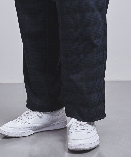 UNITED ARROWS（ユナイテッドアローズ）の「DotAir ドットエア チェック ハーフギャザー ヘムコード 2プリーツパンツ -ストレッチ-（その他パンツ・メンズ・ネイビー・L/M/S）」の14枚目の写真