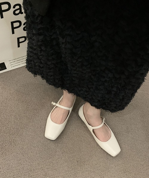 MILAE(ミレ)の「ストラップパンプス(パンプス・レディース・ベージュ/オフホワイト/ブラック/シルバー・24.5cm/24cm/23.5cm/23cm)」の2枚目の写真