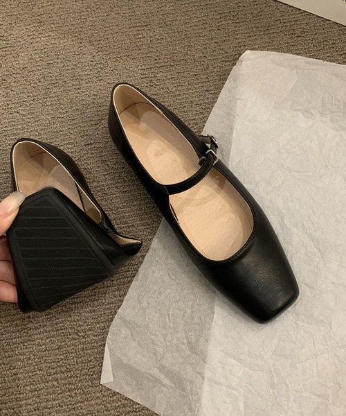 MILAE(ミレ)の「ストラップパンプス(パンプス・レディース・ベージュ/オフホワイト/ブラック/シルバー・24.5cm/24cm/23.5cm/23cm)」の17枚目の写真