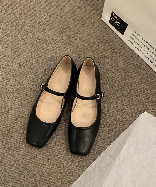 MILAE(ミレ)の「ストラップパンプス(パンプス・レディース・ベージュ/オフホワイト/ブラック/シルバー・24.5cm/24cm/23.5cm/23cm)」の18枚目の写真