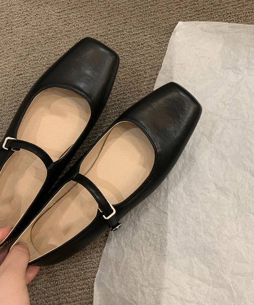 MILAE(ミレ)の「ストラップパンプス(パンプス・レディース・ベージュ/オフホワイト/ブラック/シルバー・24.5cm/24cm/23.5cm/23cm)」の19枚目の写真
