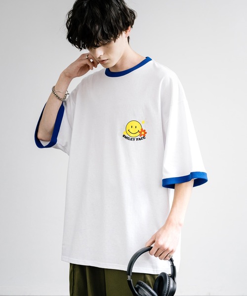 Rocky Monroe（ロッキーモンロー）の「SMILEY FACE スマイリーフェイス ワンポイントビッグシルエット半袖Ｔシャツ（Tシャツ/カットソー・メンズ・チャコール/ネイビー/イエロー/ホワイト×グレー/オフホワイト/ダークグリーン/ネイビー系/ホワイト×ブルー/ホワイト×グリーン/ホワイト×レッド/ブラック/ホワイト系・M/L）」の5枚目の写真