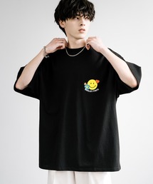 Rocky Monroe（ロッキーモンロー）の「SMILEY FACE スマイリーフェイス ワンポイントビッグシルエット半袖Ｔシャツ（Tシャツ/カットソー・メンズ）」