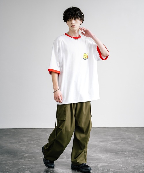 Rocky Monroe（ロッキーモンロー）の「SMILEY FACE スマイリーフェイス ワンポイントビッグシルエット半袖Ｔシャツ（Tシャツ/カットソー・メンズ・チャコール/ネイビー/イエロー/ホワイト×グレー/オフホワイト/ダークグリーン/ネイビー系/ホワイト×ブルー/ホワイト×グリーン/ホワイト×レッド/ブラック/ホワイト系・M/L）」の18枚目の写真