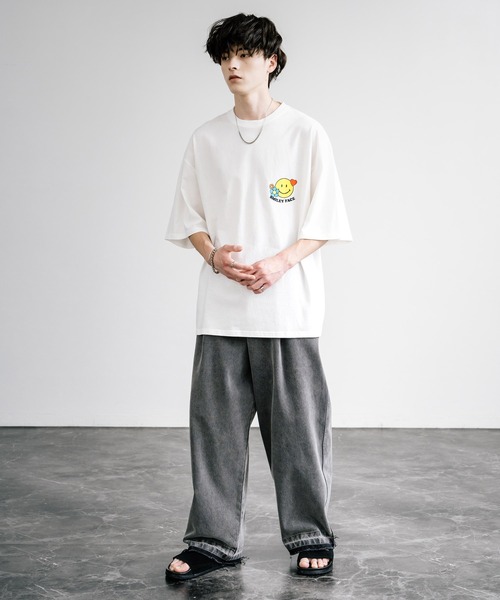 Rocky Monroe（ロッキーモンロー）の「SMILEY FACE スマイリーフェイス ワンポイントビッグシルエット半袖Ｔシャツ（Tシャツ/カットソー・メンズ・チャコール/ネイビー/イエロー/ホワイト×グレー/オフホワイト/ダークグリーン/ネイビー系/ホワイト×ブルー/ホワイト×グリーン/ホワイト×レッド/ブラック/ホワイト系・M/L）」の15枚目の写真