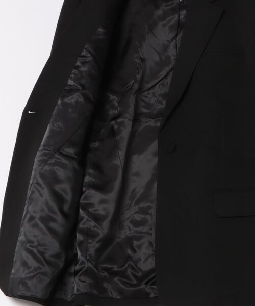 デシグアル·フロッキーのプリントがお洒落な黒のジャケット Desigual（デシグアル）の「エンブロイダリーフラワー