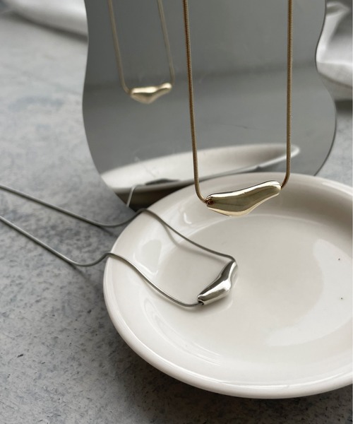 cheriella（シェリエラ）の「【cheriella】ドロップデザインネックレス DROP DESIGN NECKLACE（ネックレス・レディース・ゴールド/シルバー・FREE）」の2枚目の写真