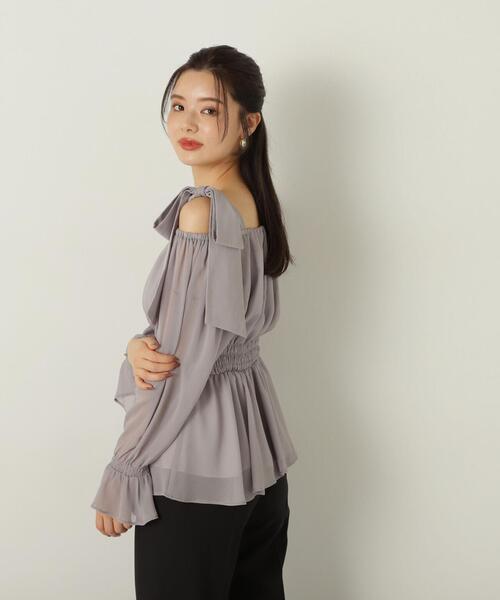 PROPORTION BODY DRESSING(プロポーションボディドレッシング)の「ショルダーリボンシャーリングブラウス / 1214210811(シャツ/ブラウス・レディース・ピンク/グレー/ブラウン・MEDIUM/SMALL)」の4枚目の写真