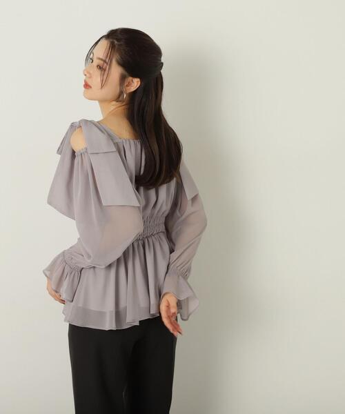 PROPORTION BODY DRESSING(プロポーションボディドレッシング)の「ショルダーリボンシャーリングブラウス / 1214210811(シャツ/ブラウス・レディース・ピンク/グレー/ブラウン・MEDIUM/SMALL)」の6枚目の写真