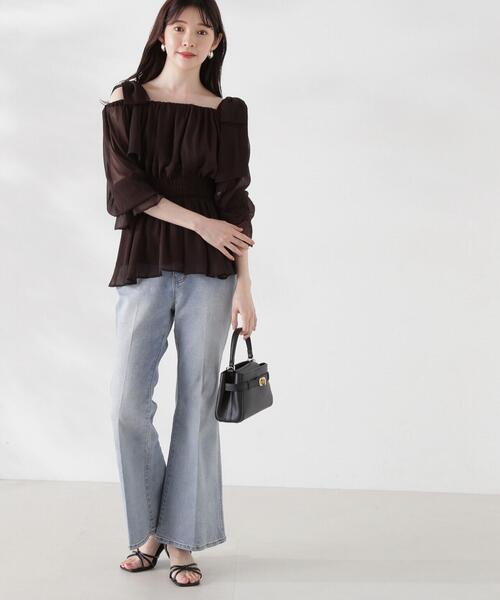 PROPORTION BODY DRESSING(プロポーションボディドレッシング)の「ショルダーリボンシャーリングブラウス / 1214210811(シャツ/ブラウス・レディース・ピンク/グレー/ブラウン・MEDIUM/SMALL)」の2枚目の写真