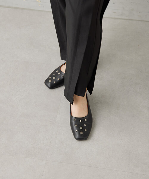 ear PAPILLONNER（イアパピヨネ）の「《本革》スクエアトゥ/スタッズパンプス【SUM1 STYLE(スミスタイル)】（パンプス・レディース・ブラック/キャメル・SMALL/LARGE/MEDIUM）」の11枚目の写真