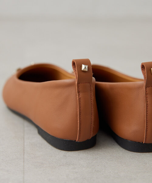 ear PAPILLONNER（イアパピヨネ）の「《本革》スクエアトゥ/スタッズパンプス【SUM1 STYLE(スミスタイル)】（パンプス・レディース・ブラック/キャメル・SMALL/LARGE/MEDIUM）」の22枚目の写真