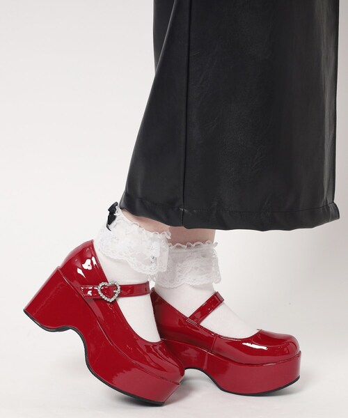 cs T&P（シーエスティーアンドピー）の「キラキラハートバックルらくちんウエッジ厚底パンプス（パンプス・レディース・ブラック/ブラック系1/アイボリー系1/レッド系3・LL/S/M/L）」の4枚目の写真