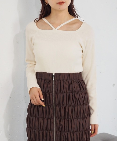 tiptop（ティップトップ）の「ホルターネックリブニット（ニット/セーター・レディース・ブラック/アイボリー/ブルー/ブラック系その他/ホワイト系その他・FREE）」の6枚目の写真